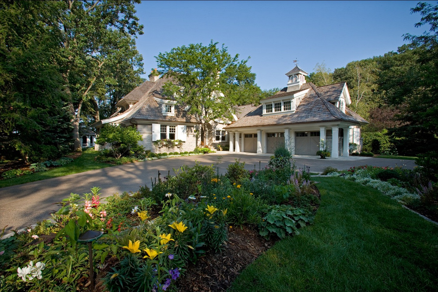 Restoration of an American Classic: Old American house has been