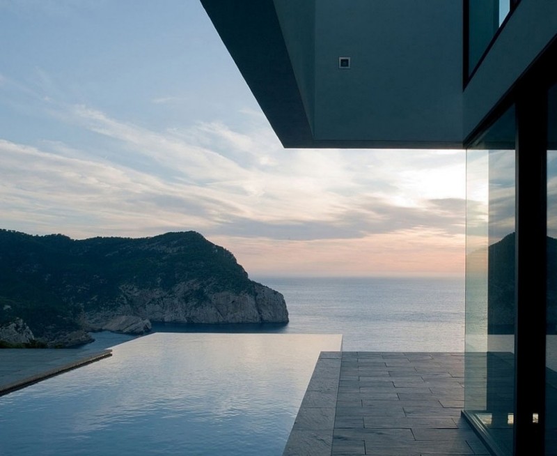 amazing infinity pool view