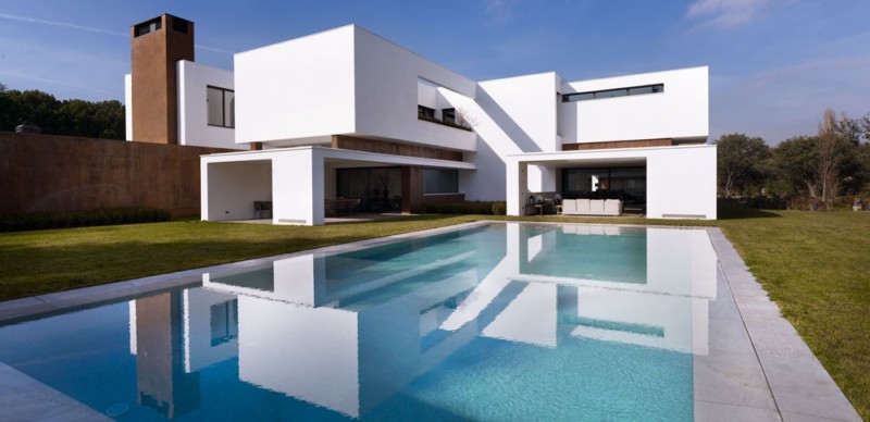 modern house in madrid with pool