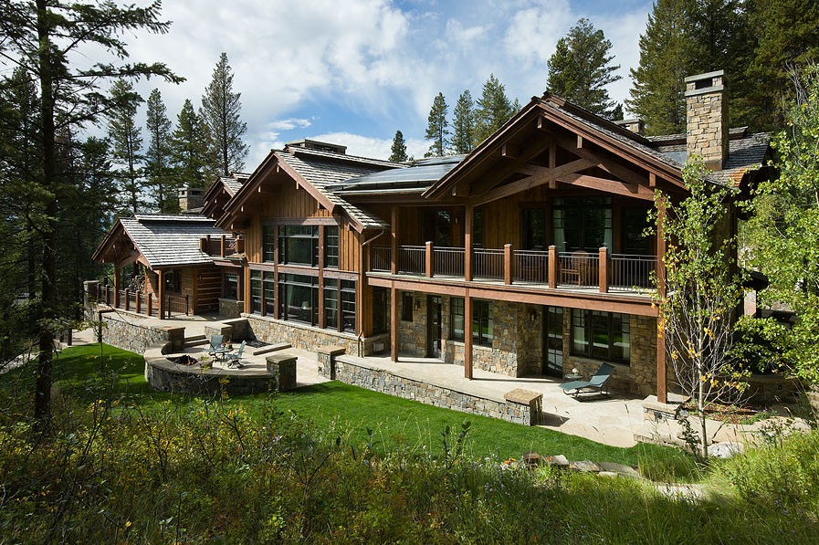 ranch style home in forest