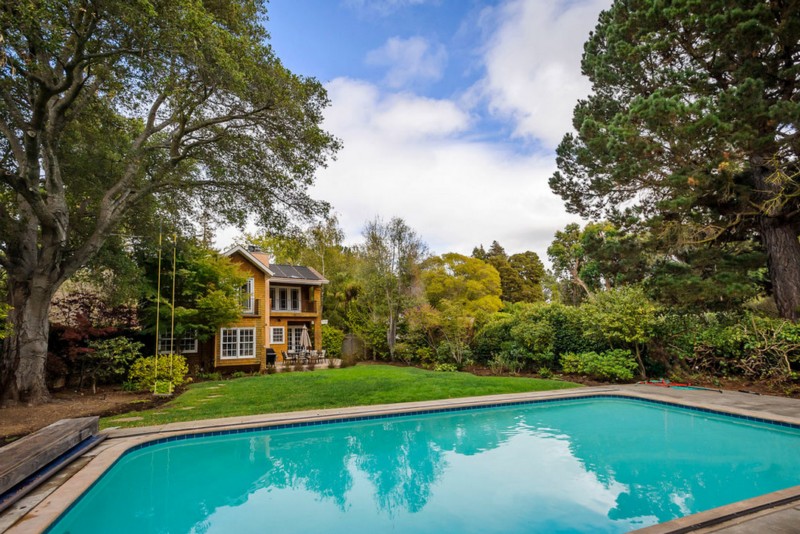 secluded classic house with outdoor pool