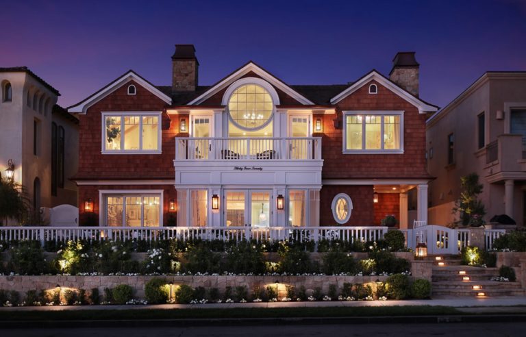 In der Nähe des Meeres: Schönes, elegantes Haus am Meer mit klassischer